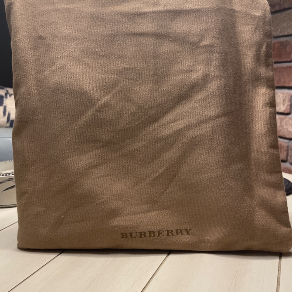 Autentic Burberry - Picture 7 of 7